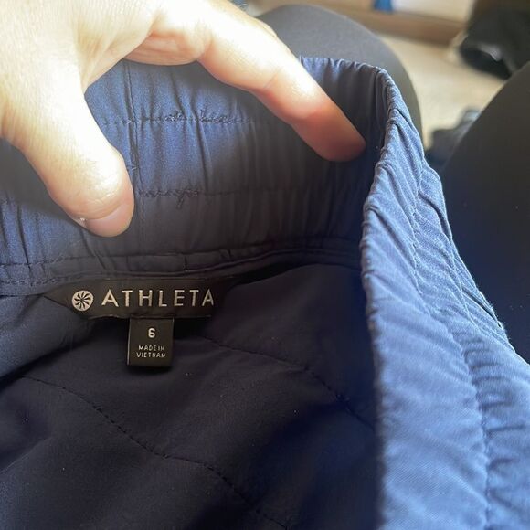 Athleta Cabo Navy Striped Linen Shorts 6 - Picture 4 of 4